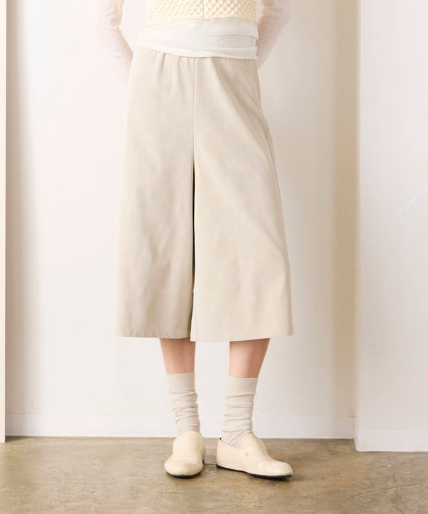 eco-suede half pants