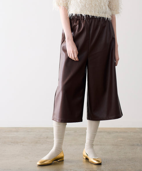 soft eco-leather half pants