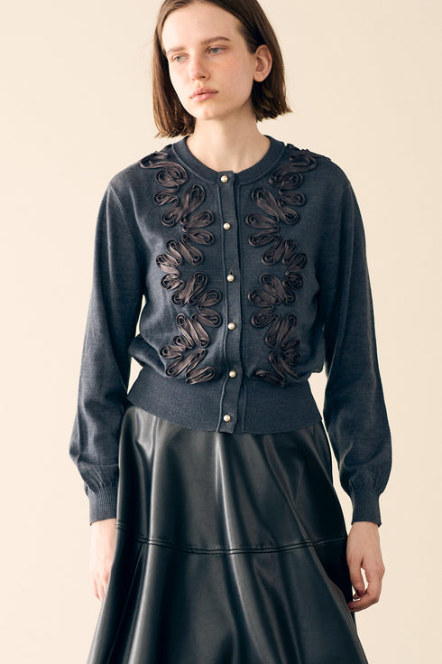 【再入荷】code embroidery cardigan