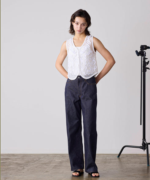 【SOI-MeME】code embroidery diamond tuck vest