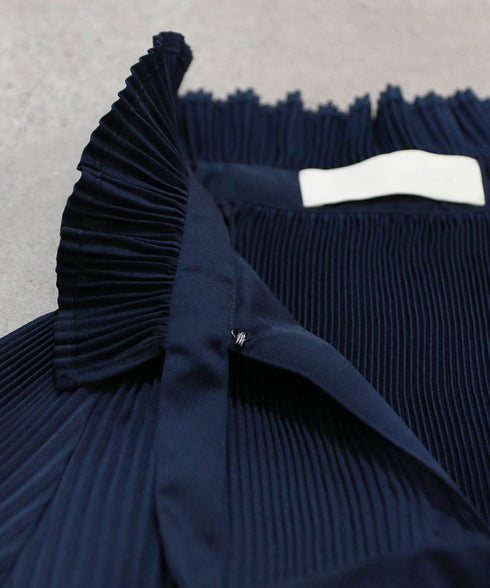 accordion pleats blouse
