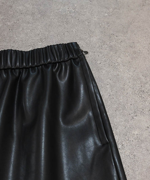 soft eco-leather half pants