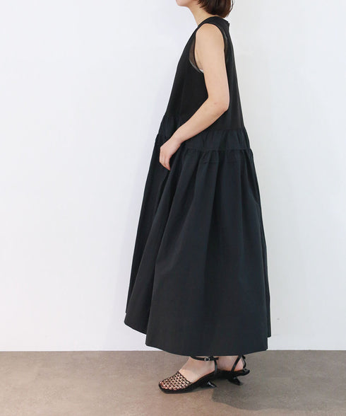 cut-sew docking trapeze dress