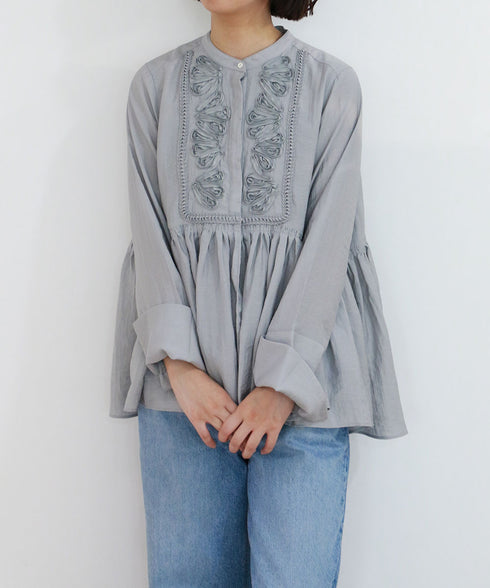 【SOI-MeME】code embroidery diamond tuck blouse