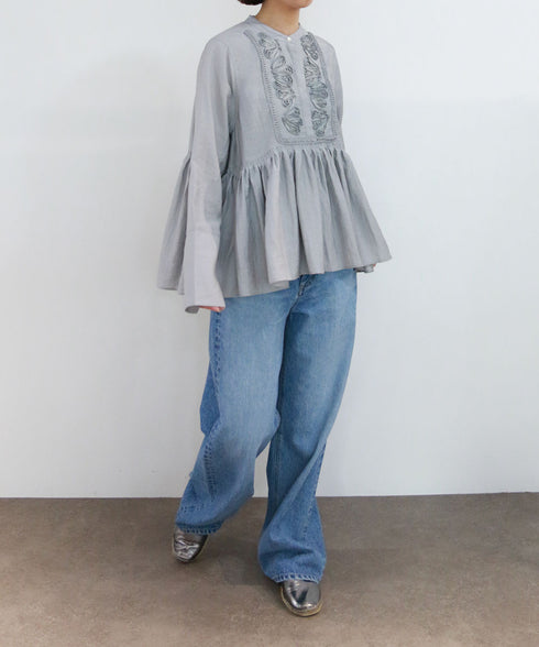 【SOI-MeME】code embroidery diamond tuck blouse