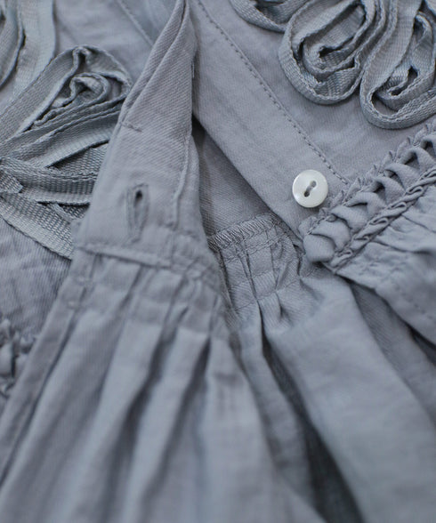 【SOI-MeME】code embroidery diamond tuck blouse