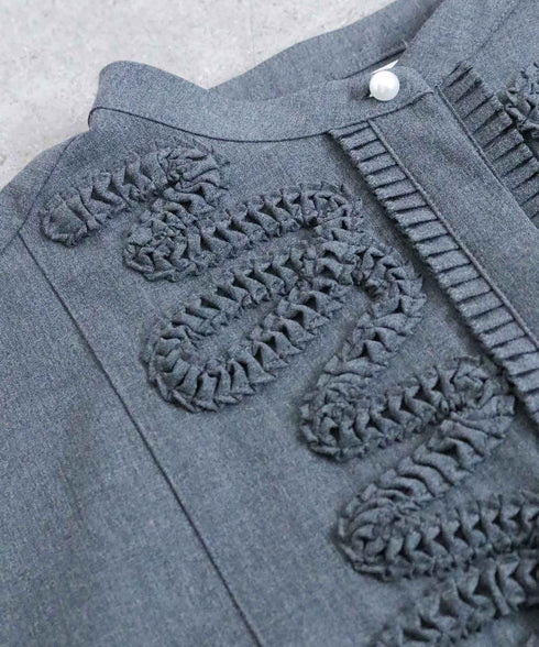 10/16発売予定【SOI-MeME】diamond tuck embroidery modern blouse