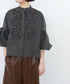 【SOI-MeME】code embroidery pearl blouse