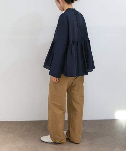 【SOI-MeME】code embroidery diamond tuck blouse