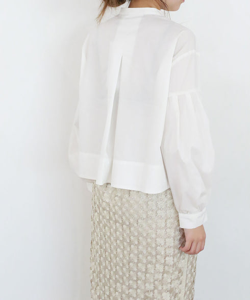 【SOI-MeME】code embroidery pearl blouse