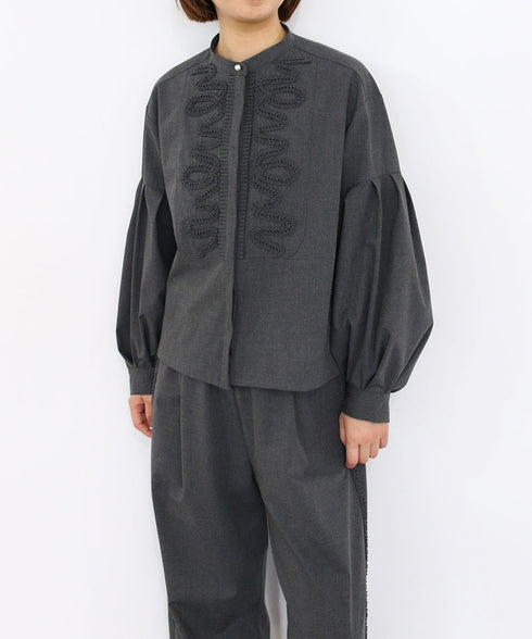 10/16発売予定【SOI-MeME】diamond tuck embroidery modern blouse