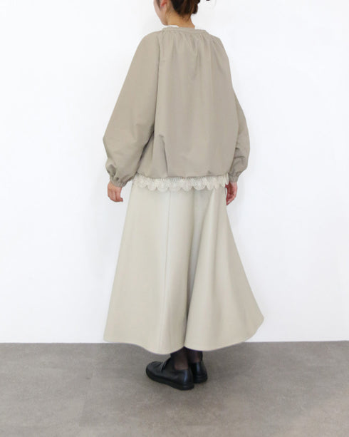 scallop-lace hem twill blouson