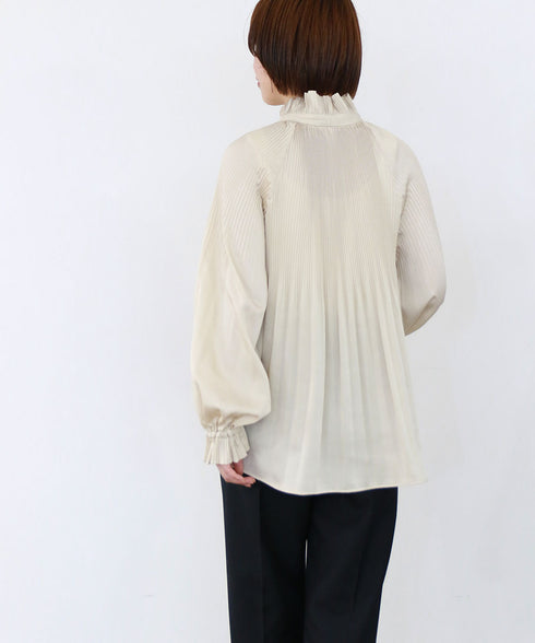 accordion pleats blouse