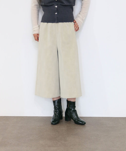 eco-suede half pants
