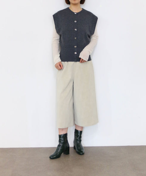 eco-suede half pants